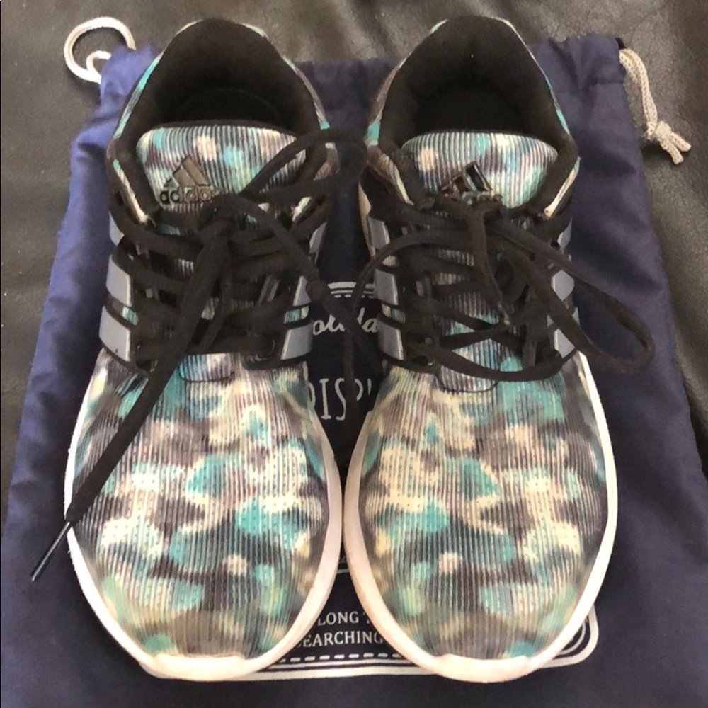 Adidas women’s sneakers, 6